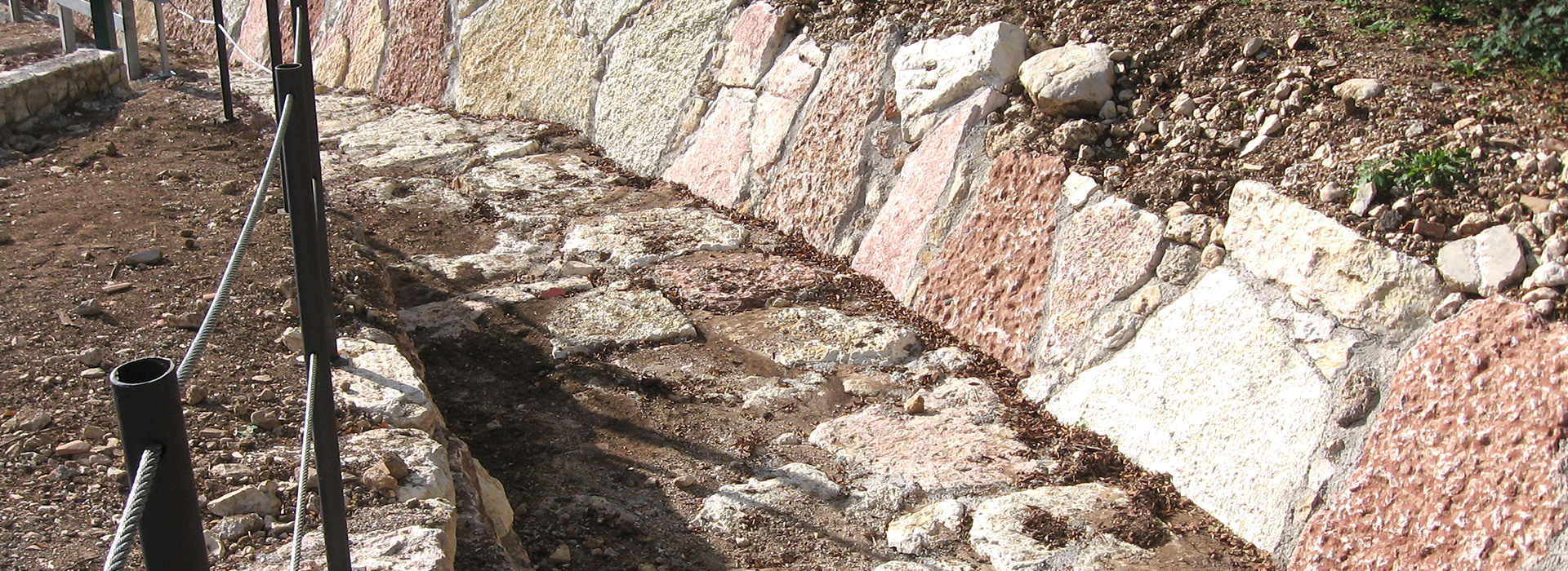 Bagnara Marmi Due- Lusiana Conco (VI) -Estrazione marmi dell'Altopiano di Asiago